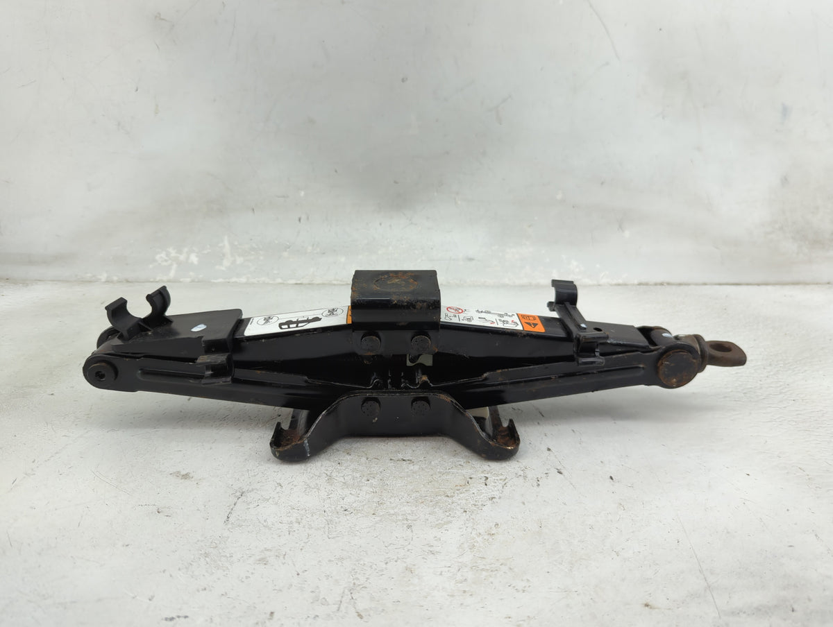 2009 Ford Escape Spare Scissor Car Jack 5024398 - Oemusedautoparts1.com