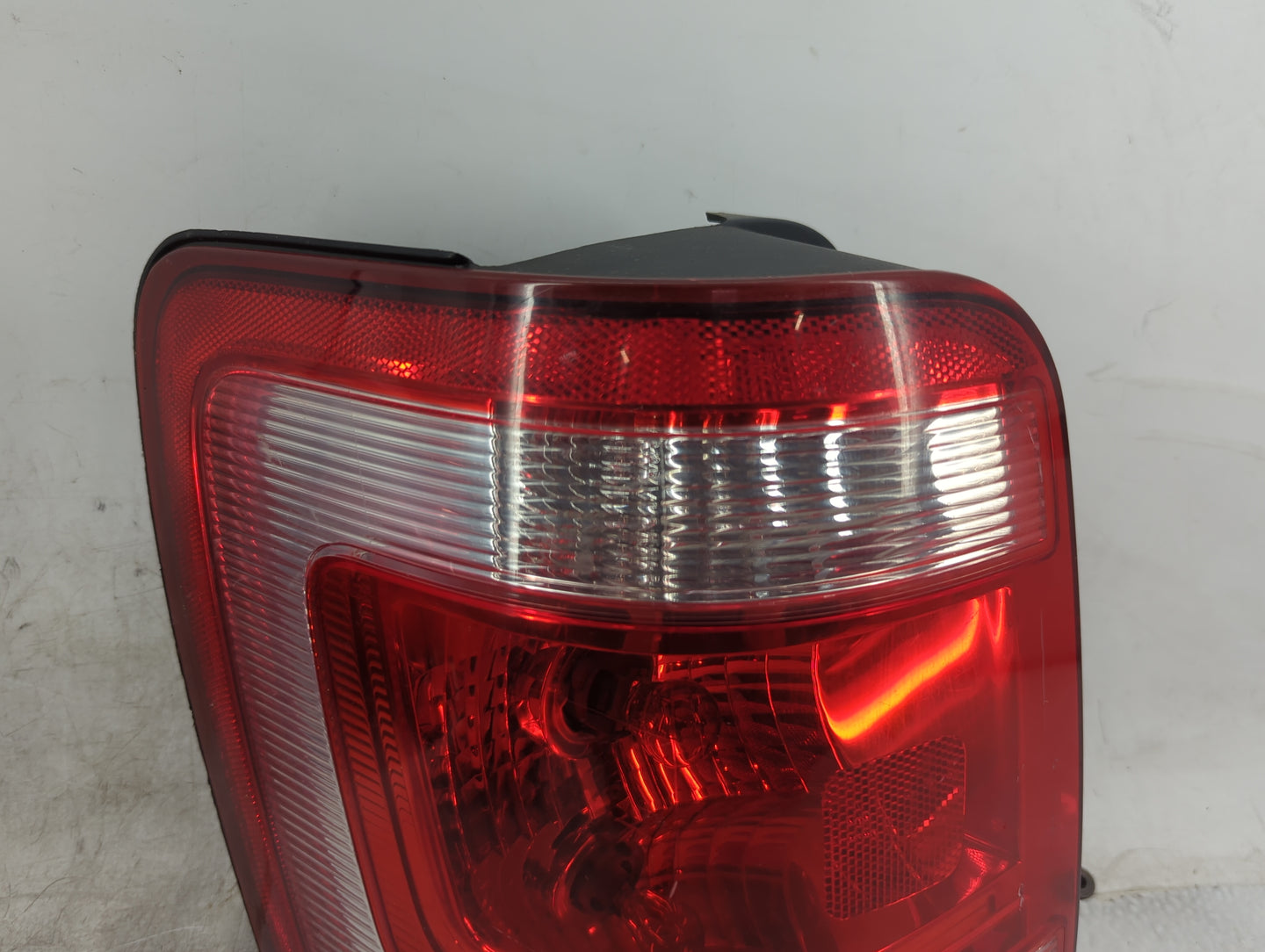 2008-2012 Ford Escape Tail Light Assembly Driver Left OEM Fits Fits 2008 2009 2010 2011 2012 OEM Used Auto Parts - Oemusedau