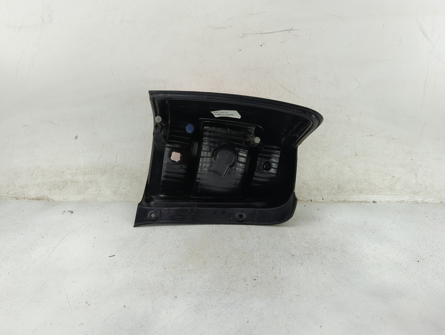 2008-2012 Ford Escape Tail Light Assembly Passenger Right OEM Fits Fits 2008 2009 2010 2011 2012 OEM Used Auto Parts - Oemus
