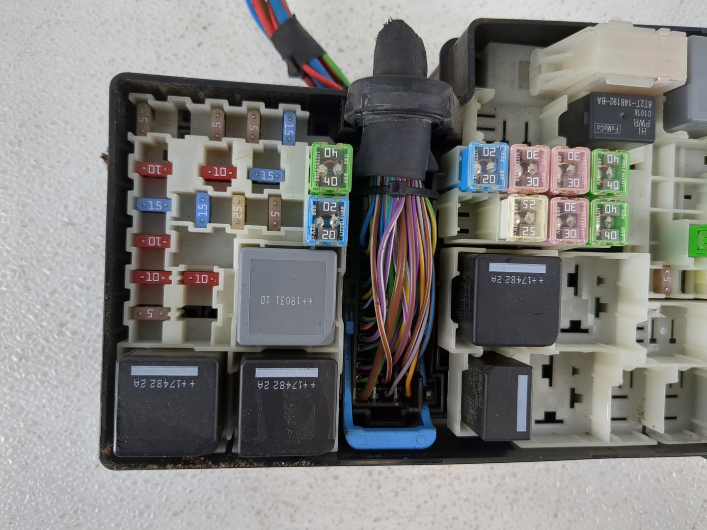 2018 Ford Escape Fusebox Fuse Box Panel Relay Module P/N:E02345500 AV6T-14A067-AD Fits OEM Used Auto Parts - Oemusedautopart