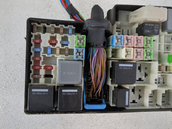 compare product 2018 Ford Escape Fusebox Fuse Box Panel Relay Module P/N:E02345500 AV6T-14A067-AD Fits OEM Used Auto Parts
