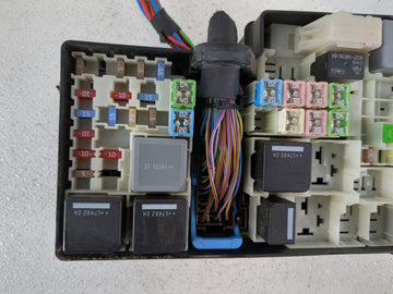 2018 Ford Escape Fusebox Fuse Box Panel Relay Module P/N:E02345500 AV6T-14A067-AD Fits OEM Used Auto Parts - Oemusedautopart