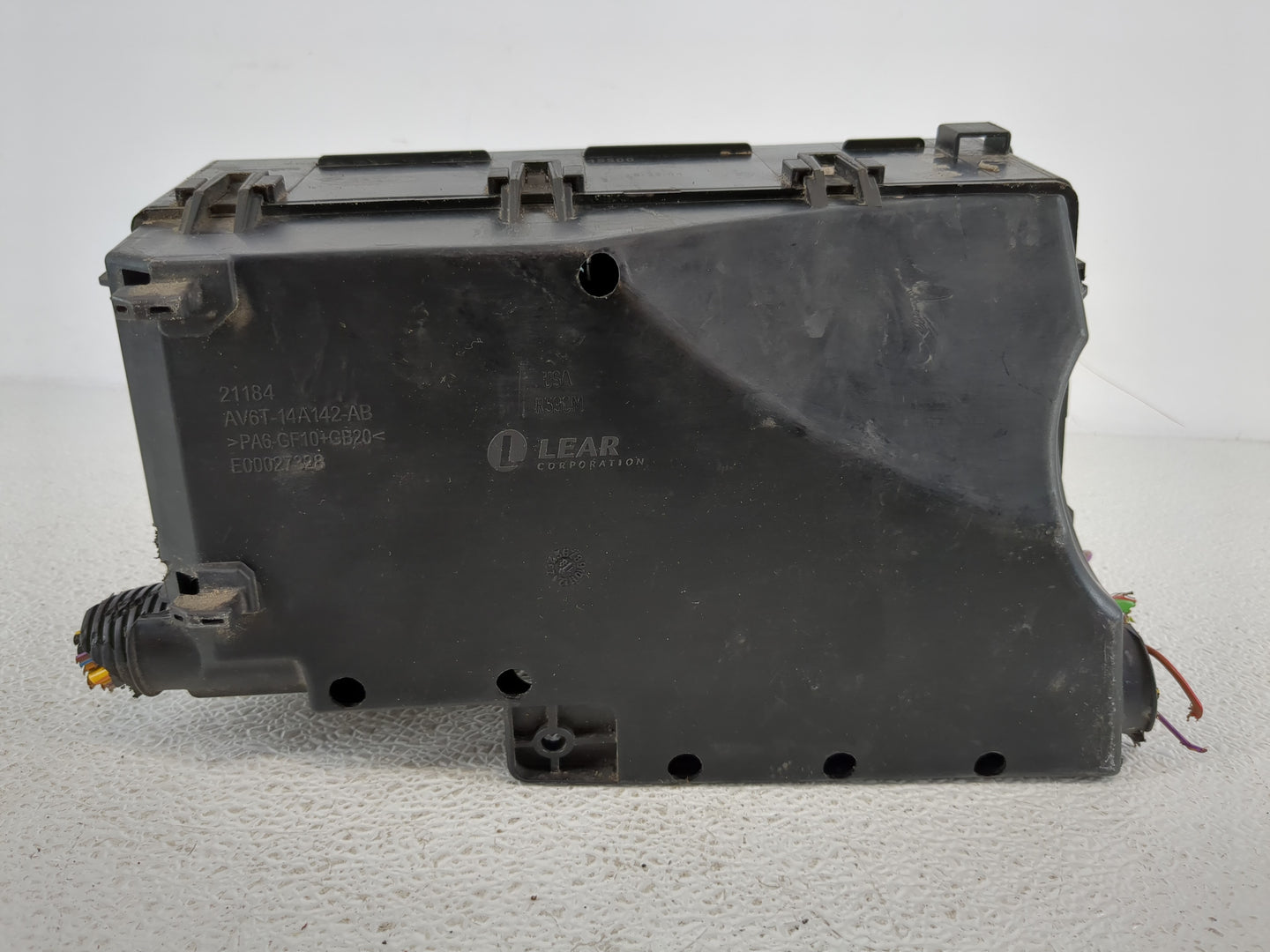 2018 Ford Escape Fusebox Fuse Box Panel Relay Module P/N:E02345500 AV6T-14A067-AD Fits OEM Used Auto Parts - Oemusedautopart