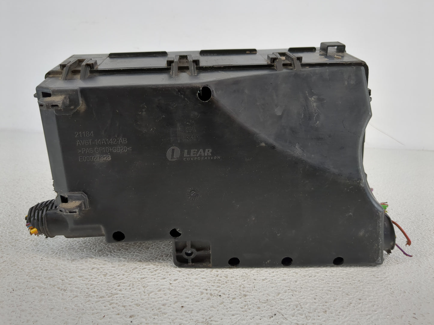 2018 Ford Escape Fusebox Fuse Box Panel Relay Module P/N:E02345500 AV6T-14A067-AD Fits OEM Used Auto Parts - Oemusedautopart