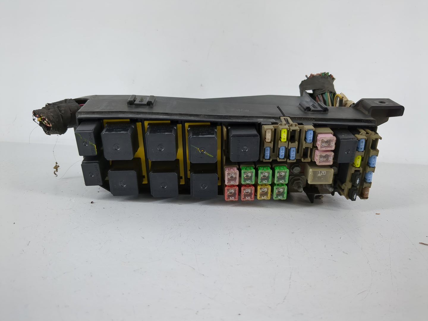 2001-2004 Ford Escape Fusebox Fuse Box Panel Relay Module Fits Fits 2001 2002 2003 2004 OEM Used Auto Parts - Oemusedautopar