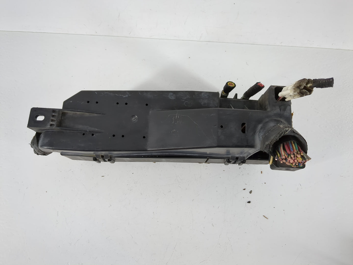 2001-2004 Ford Escape Fusebox Fuse Box Panel Relay Module Fits Fits 2001 2002 2003 2004 OEM Used Auto Parts - Oemusedautopar
