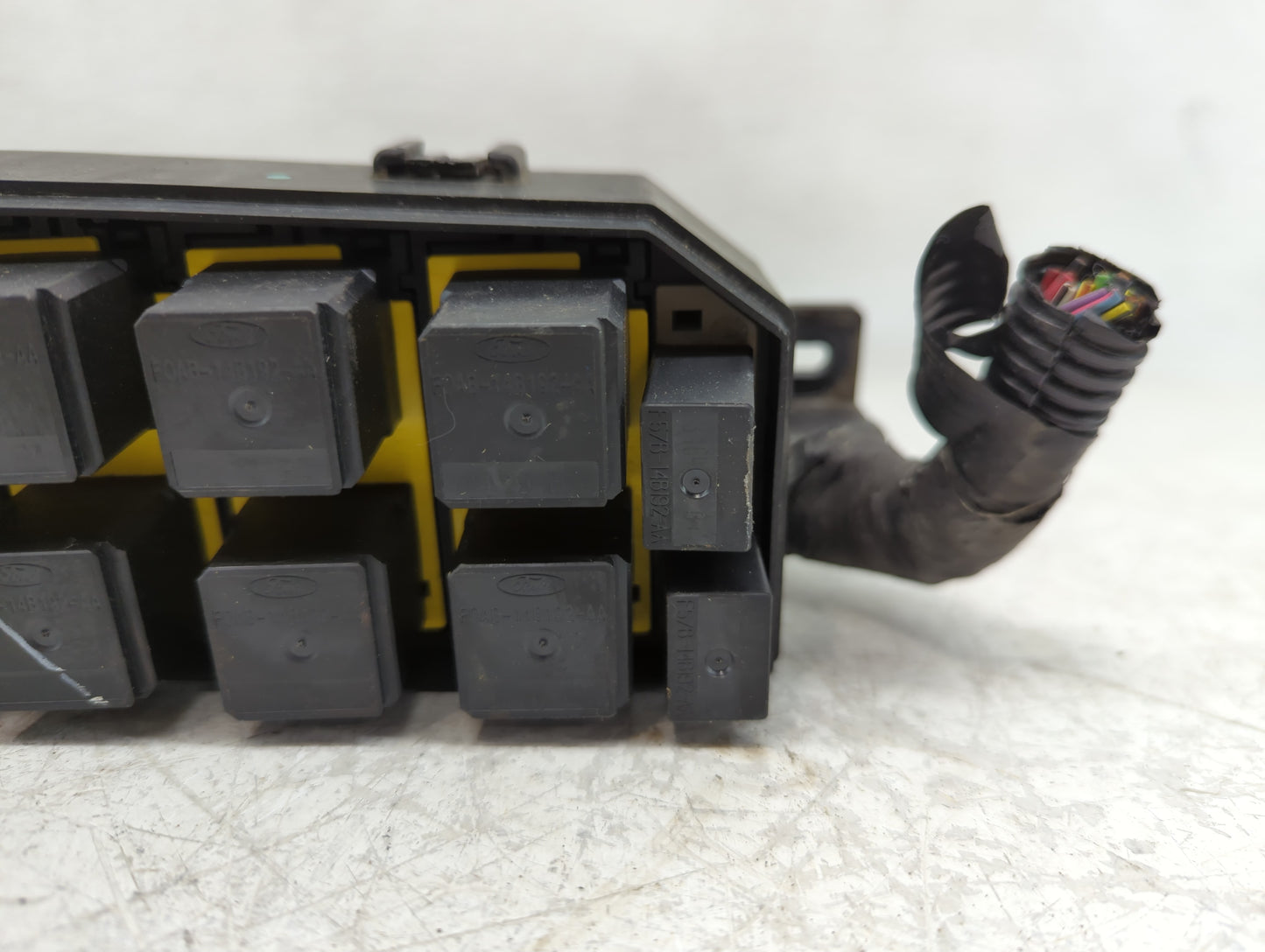 2001-2004 Ford Escape Fusebox Fuse Box Panel Relay Module Fits Fits 2001 2002 2003 2004 OEM Used Auto Parts - Oemusedautopar