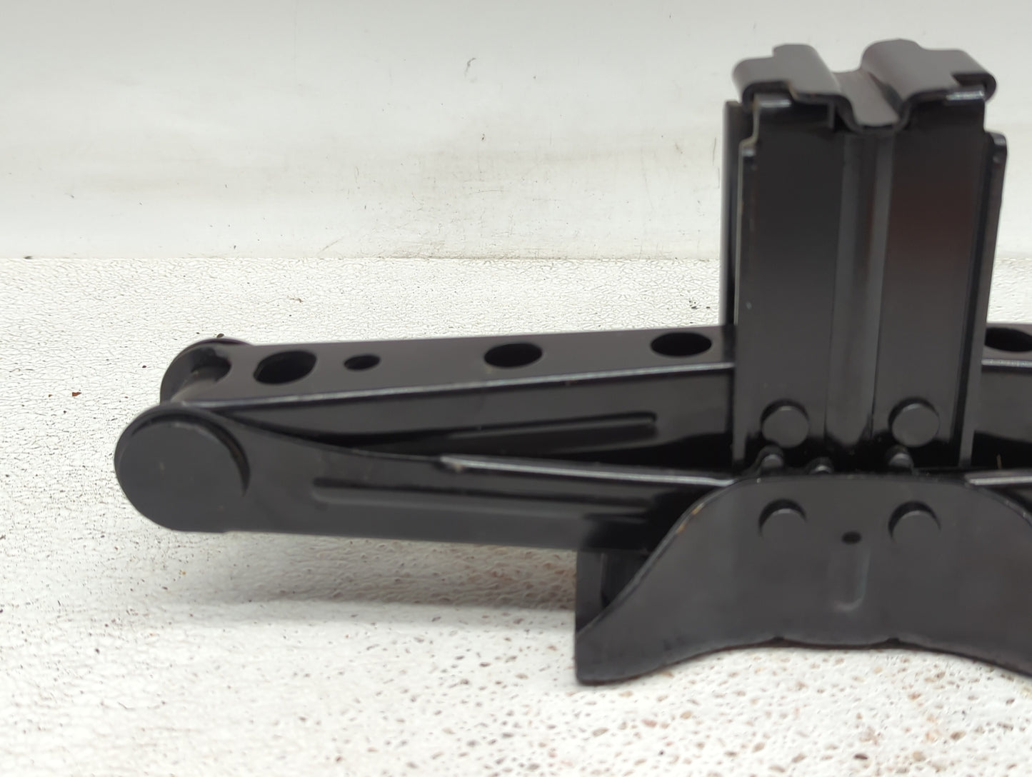 2017 Ford Escape Spare Scissor Car Jack - Oemusedautoparts1.com