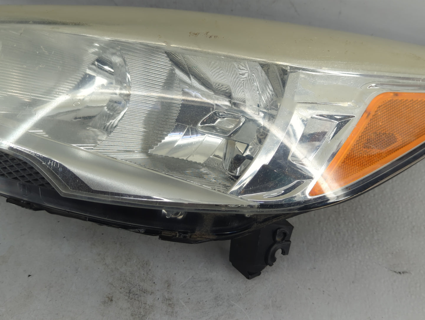 2013-2016 Ford Escape Driver Left Oem Head Light Headlight Lamp - Oemusedautoparts1.com