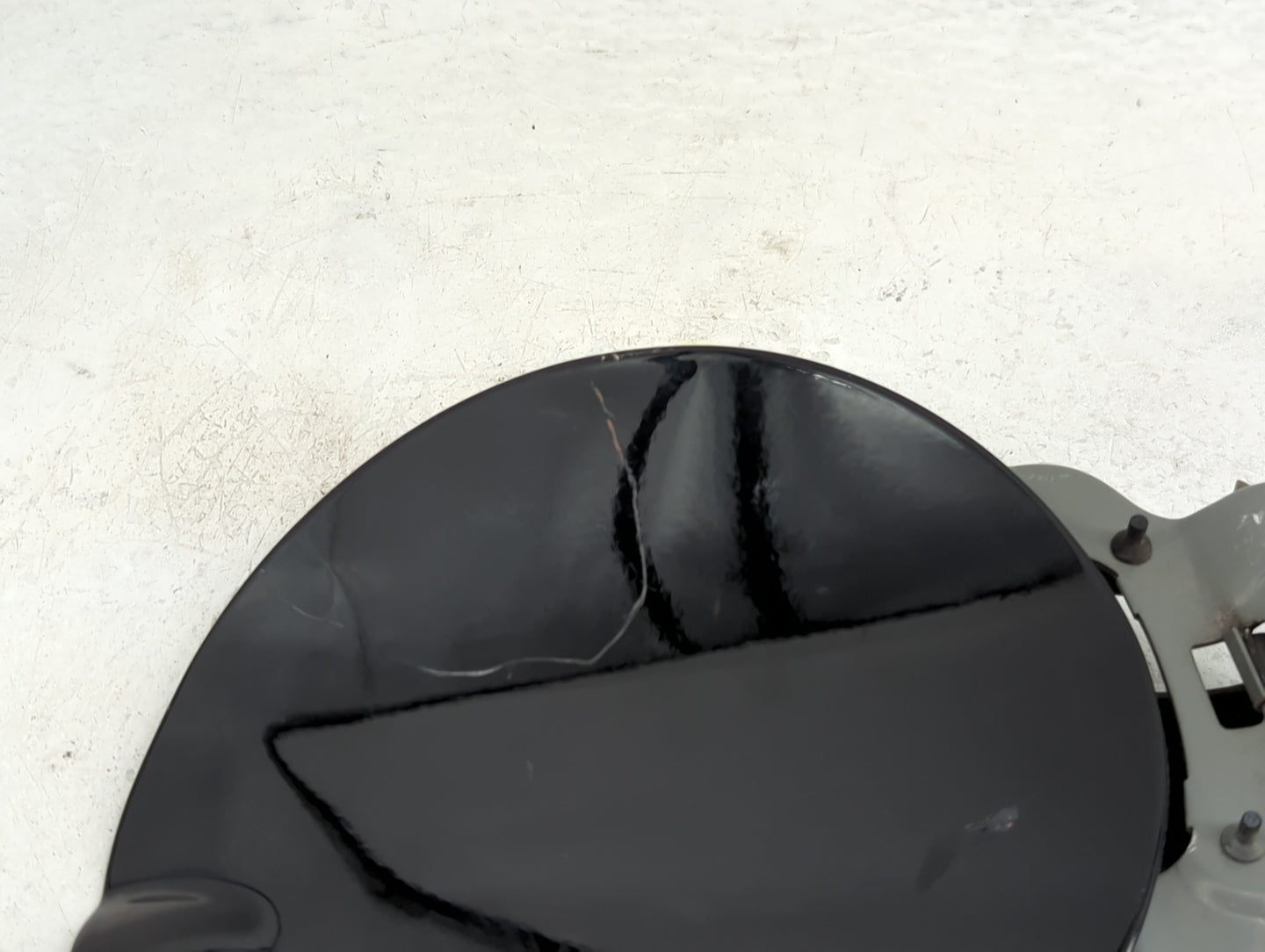 Ford Escape Fuel Tank Door Lid Gas Tank - Oemusedautoparts1.com