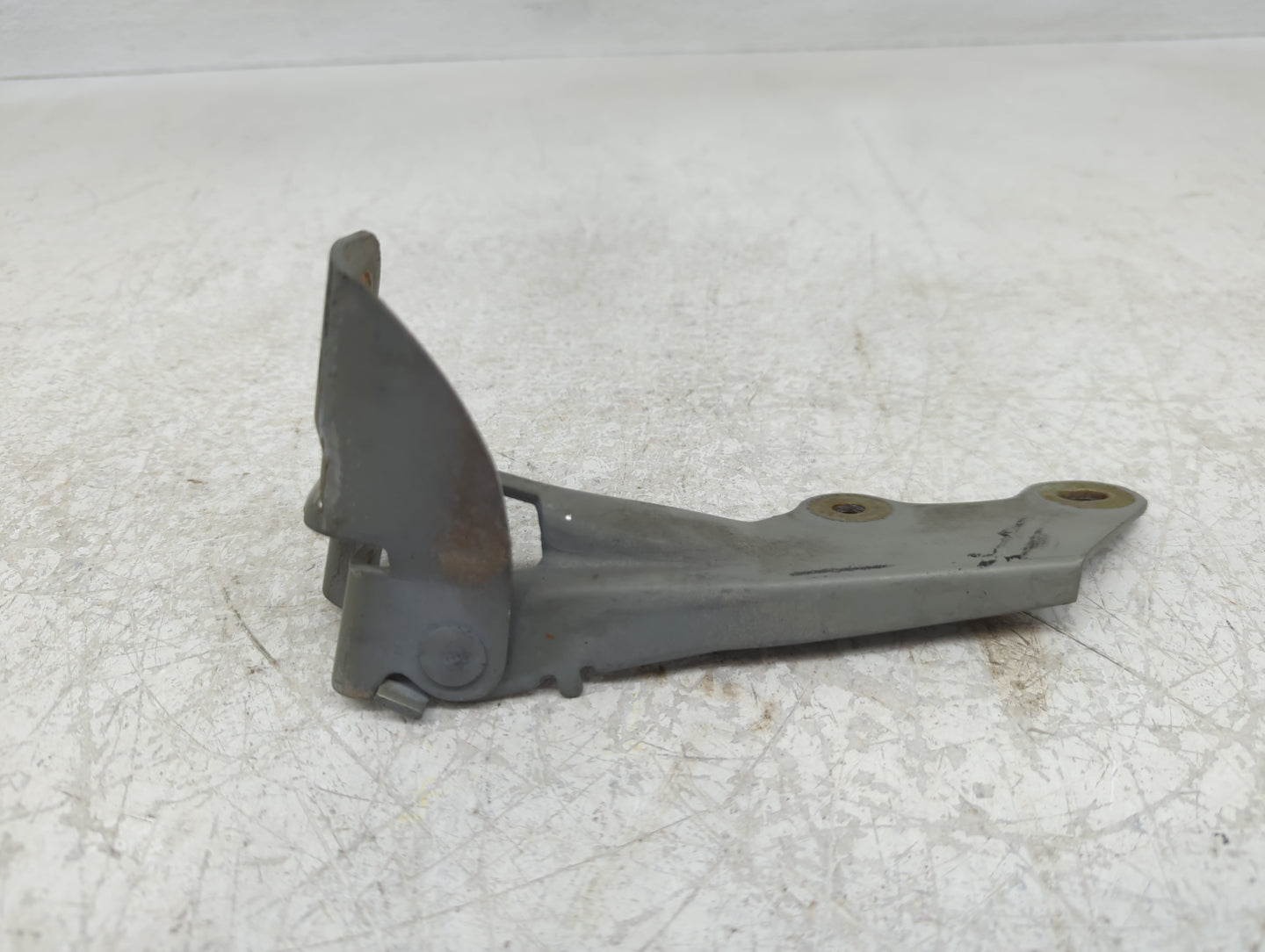 2004 Ford Escape Driver Hood Hinge - Oemusedautoparts1.com