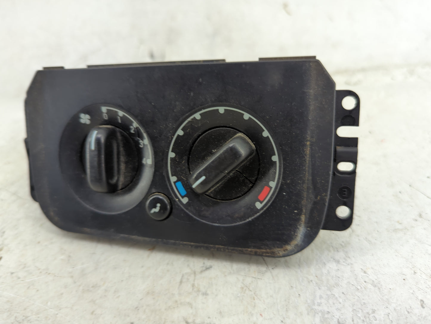 0 Ford Expedition Climate Control Module Temperature AC/Heater Replacement Fits OEM Used Auto Parts - Oemusedautoparts1.com