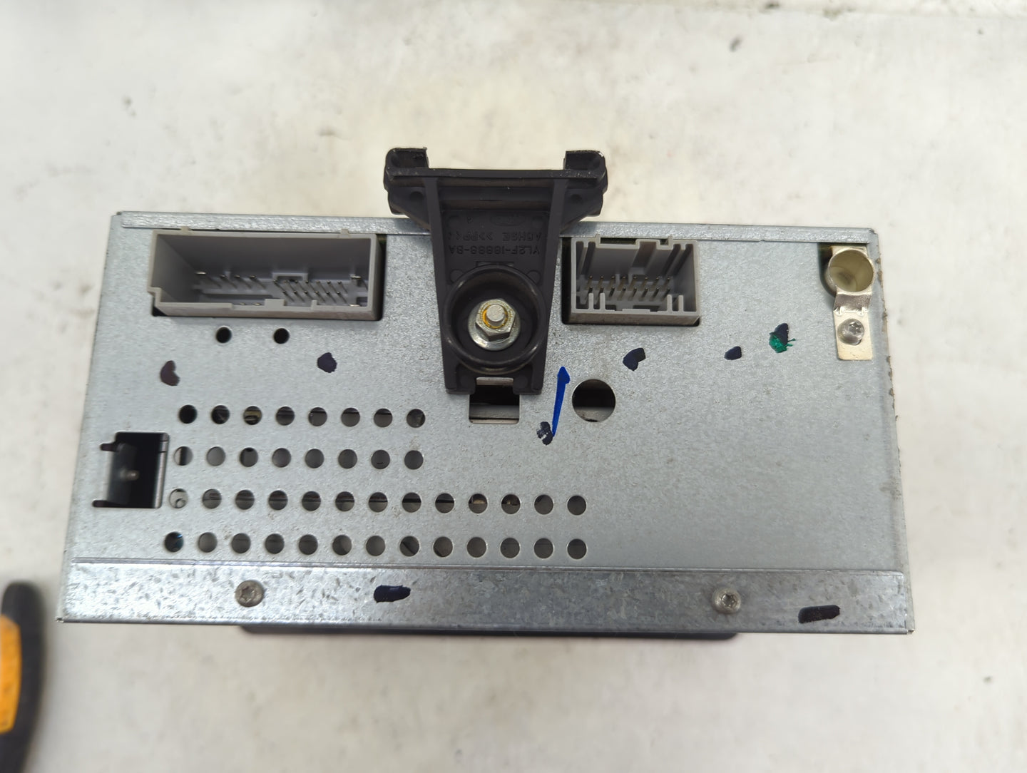 2005-2006 Ford Expedition Radio AM FM Cd Player Receiver Replacement Fits Fits 2005 2006 OEM Used Auto Parts - Oemusedautopa