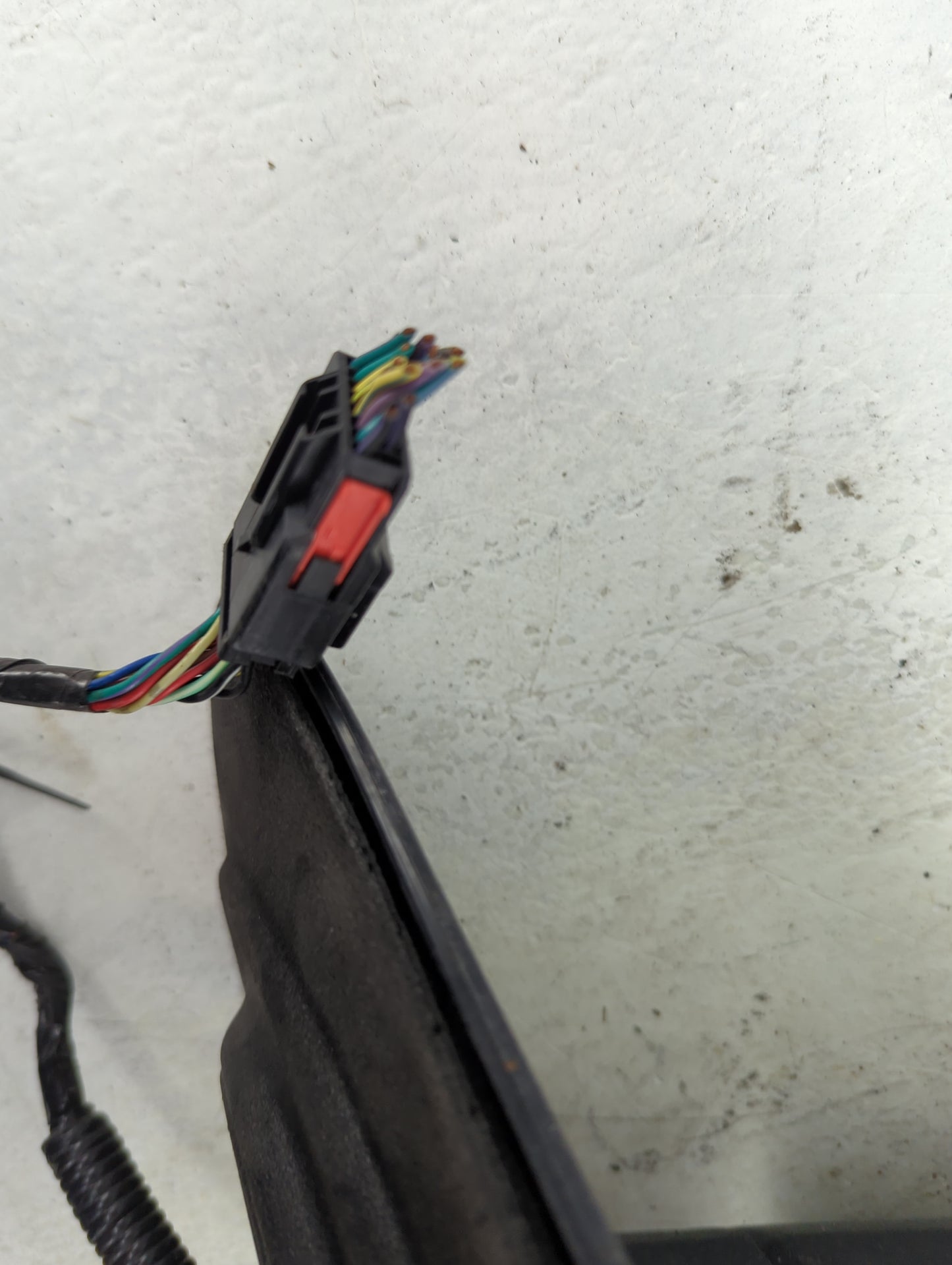 2007-2011 Ford Expedition Driver Side View Mirror - Left Door Mirror OEM Used - Oemusedautoparts1.com