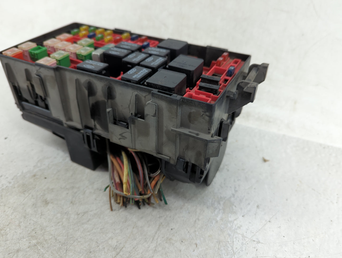 2000-2002 Ford Expedition Fusebox Fuse Box Panel Relay Module Fits Fits 2000 2001 2002 OEM Used Auto Parts - Oemusedautopart