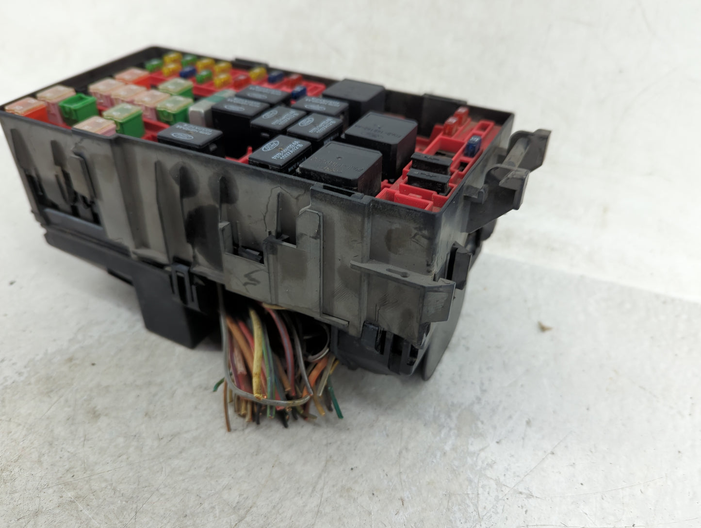 2000-2002 Ford Expedition Fusebox Fuse Box Panel Relay Module Fits Fits 2000 2001 2002 OEM Used Auto Parts - Oemusedautopart