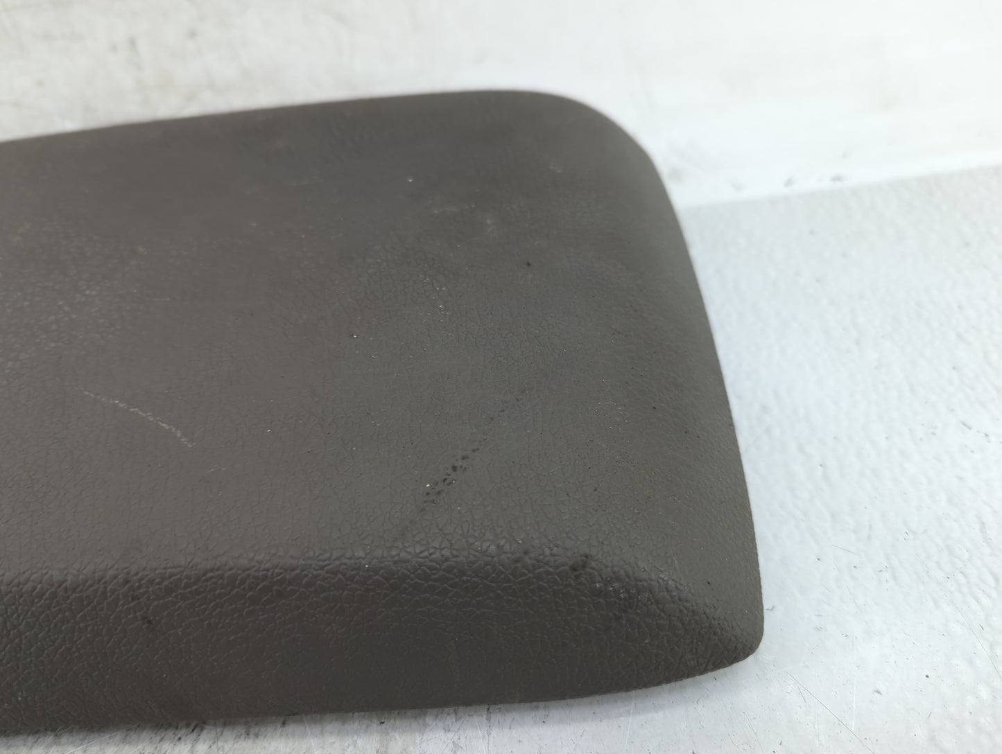 2006 Ford Explorer Center Console Armrest Cover Lid Fits OEM Used Auto Parts - Oemusedautoparts1.com