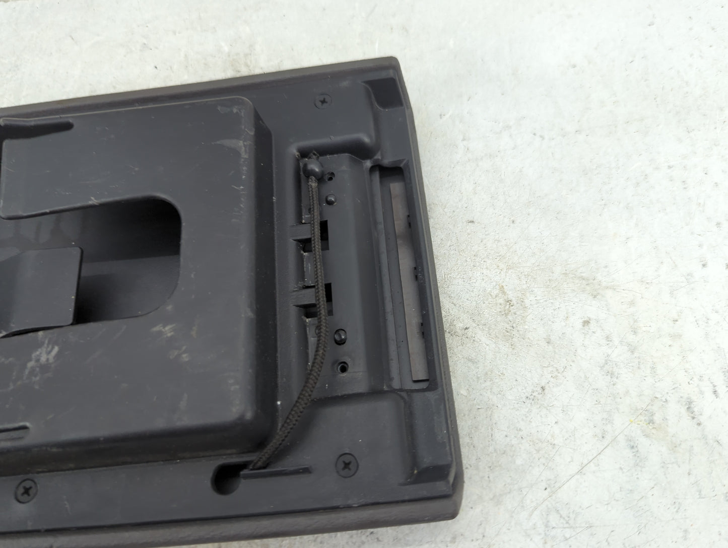 2004-2005 Ford Explorer Center Console Armrest Cover Lid Fits Fits 2004 2005 OEM Used Auto Parts - Oemusedautoparts1.com