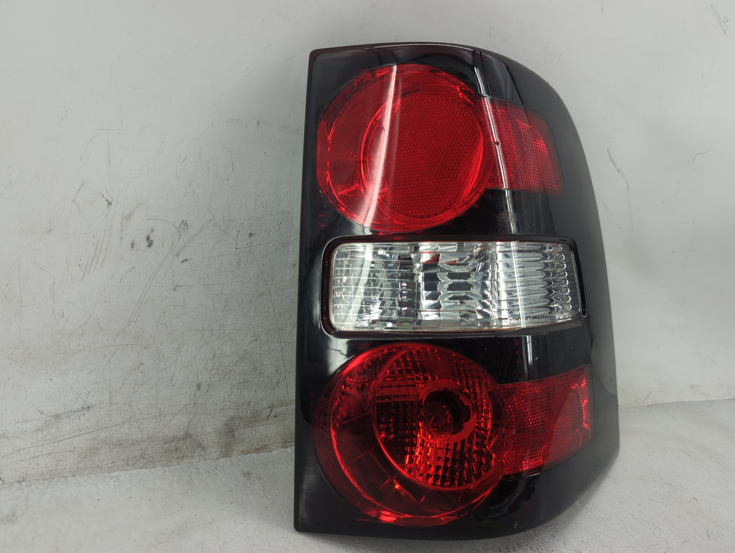 2006-2010 Ford Explorer Tail Light Assembly Passenger Right OEM Fits Fits 2006 2007 2008 2009 2010 OEM Used Auto Parts - Oem