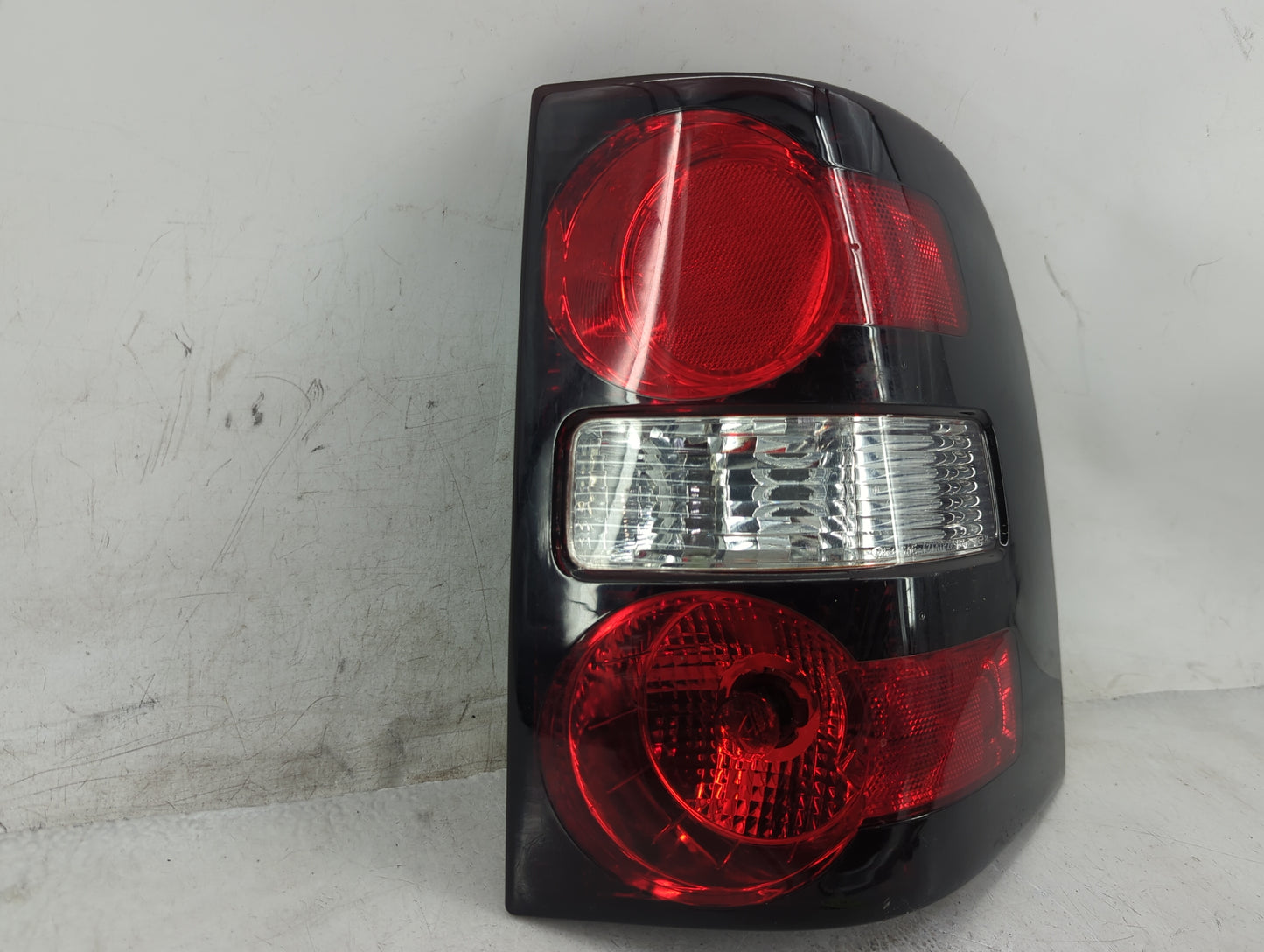 2006-2010 Ford Explorer Tail Light Assembly Passenger Right OEM Fits Fits 2006 2007 2008 2009 2010 OEM Used Auto Parts - Oem