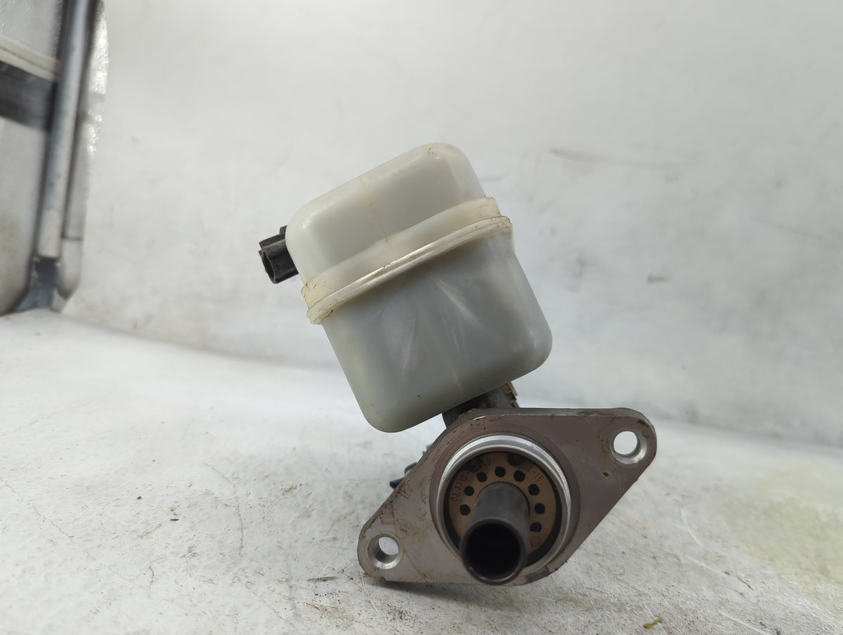 2006-2010 Ford Explorer Brake Master Cylinder 5007235 - Oemusedautoparts1.com