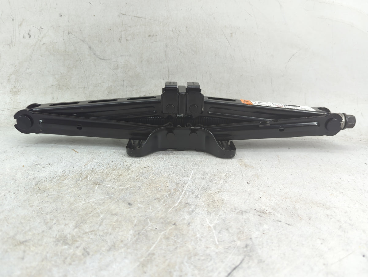 2014 Ford Explorer Spare Scissor Car Jack 5027029 - Oemusedautoparts1.com