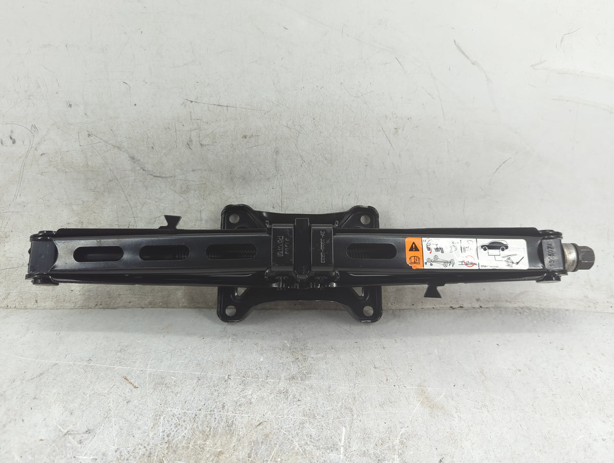 2014 Ford Explorer Spare Scissor Car Jack 5027029 - Oemusedautoparts1.com