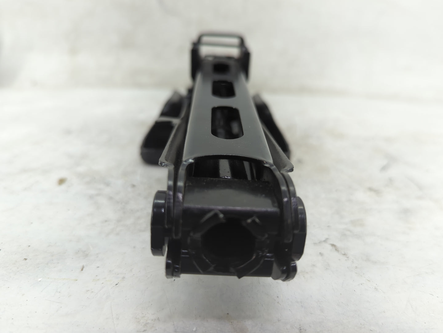 2014 Ford Explorer Spare Scissor Car Jack 5027029 - Oemusedautoparts1.com