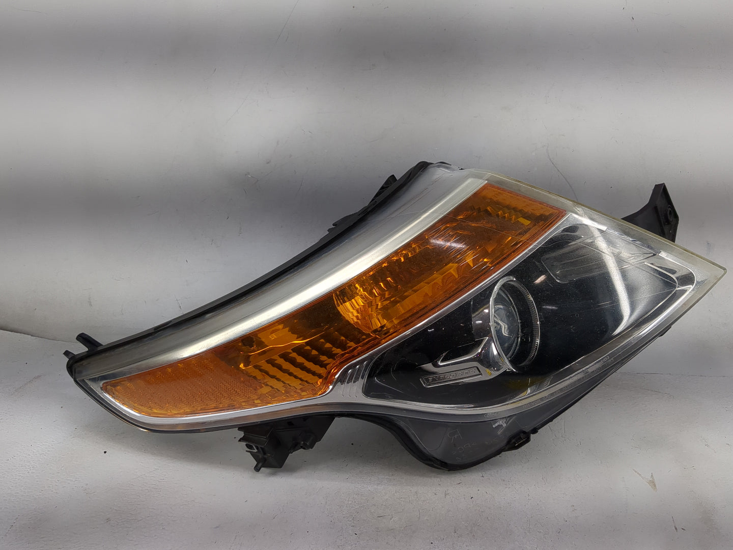 2013-2015 Ford Explorer Passenger Right Oem Head Light Headlight Lamp 5027056 - Oemusedautoparts1.com