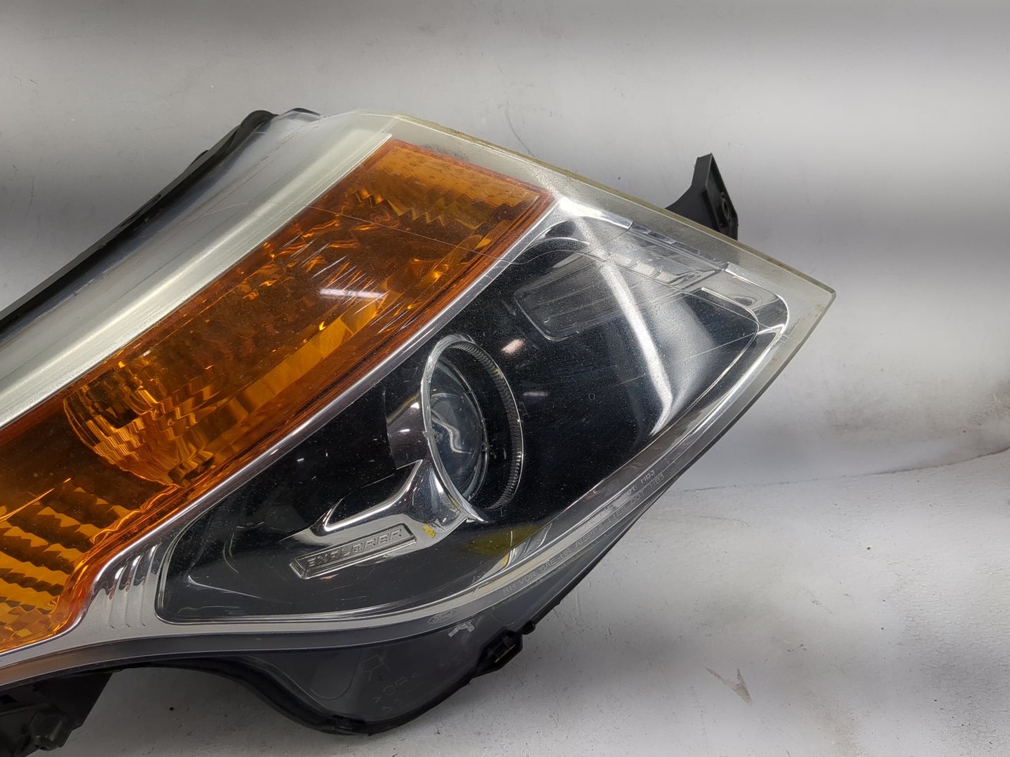 2013-2015 Ford Explorer Passenger Right Oem Head Light Headlight Lamp 5027056 - Oemusedautoparts1.com