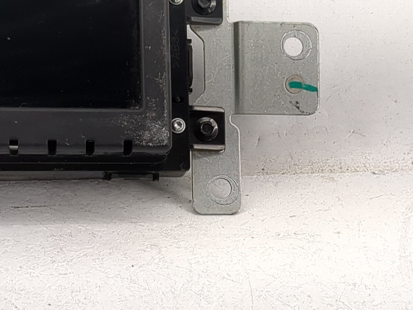 2014-2019 Ford Explorer Information Display Screen 5027163 - Oemusedautoparts1.com