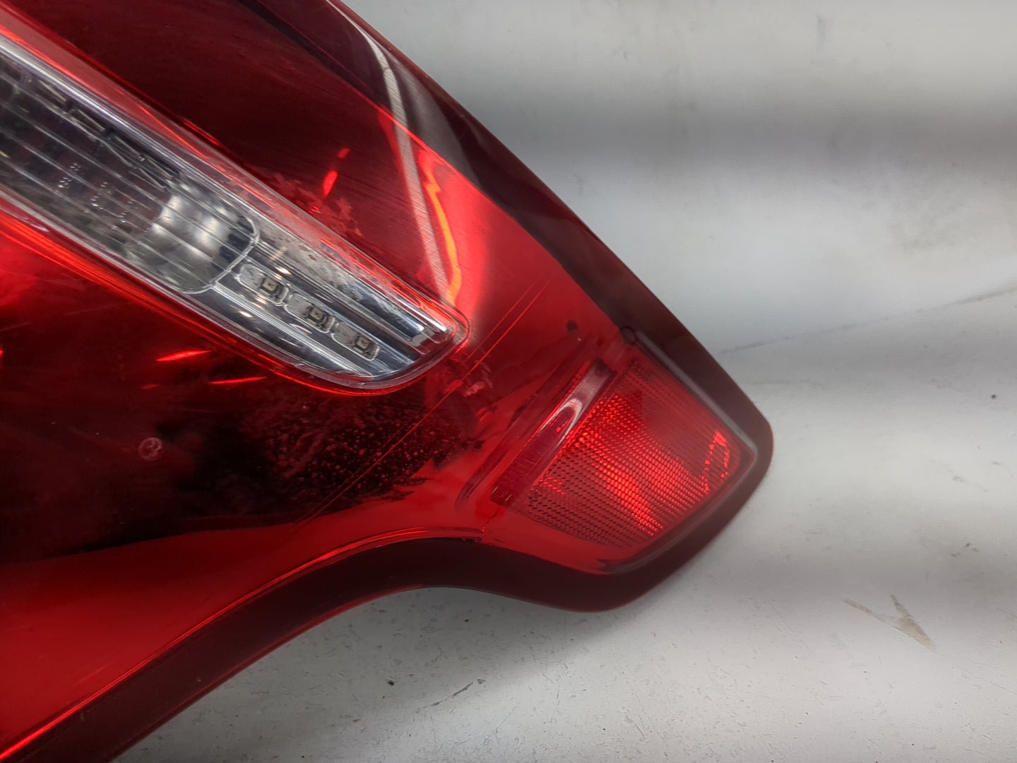 2011-2015 Ford Explorer Tail Light Assembly Passenger Right OEM Fits Fits 2011 2012 2013 2014 2015 OEM Used Auto Parts - Oem