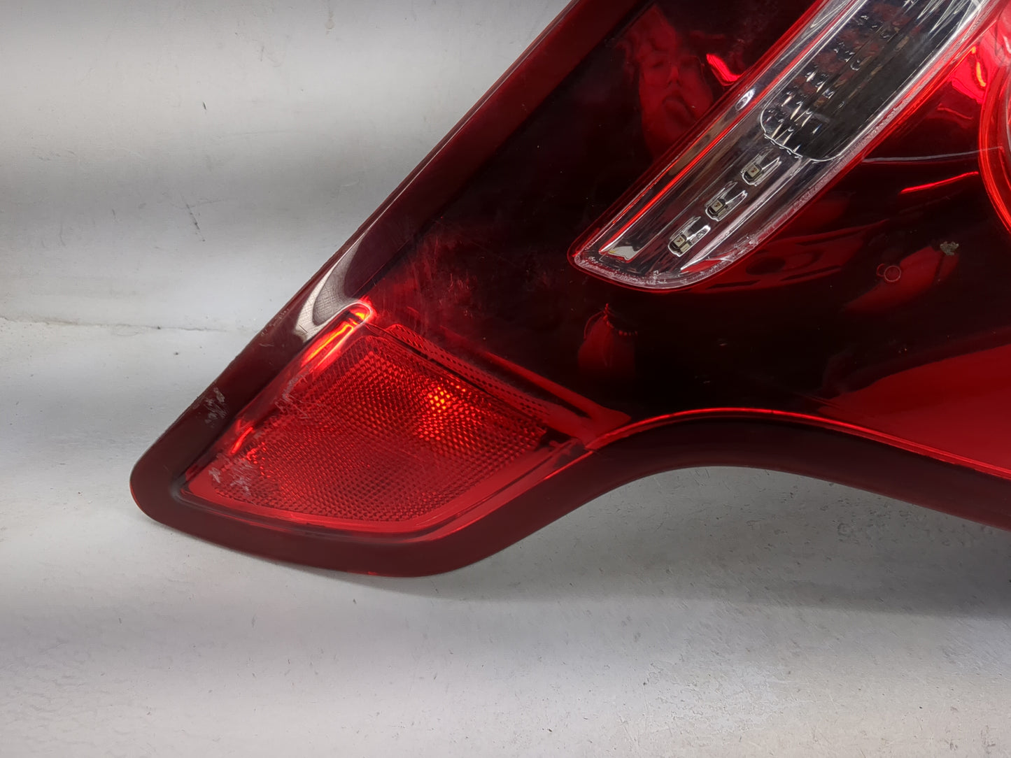 2011-2015 Ford Explorer Tail Light Assembly Driver Left OEM Fits Fits 2011 2012 2013 2014 2015 OEM Used Auto Parts - Oemused