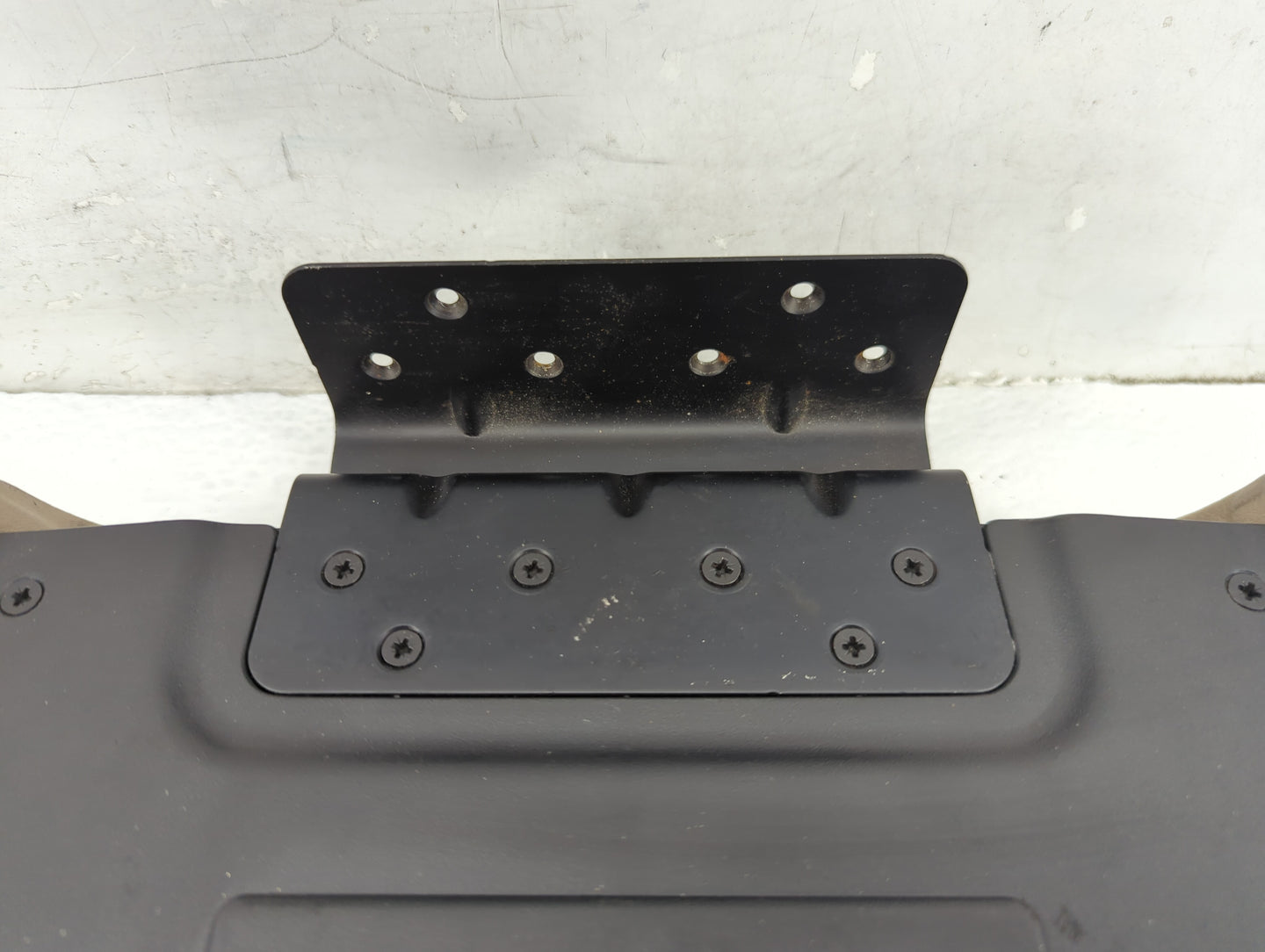 2006 Ford Explorer Center Console Armrest Cover Lid Fits OEM Used Auto Parts - Oemusedautoparts1.com