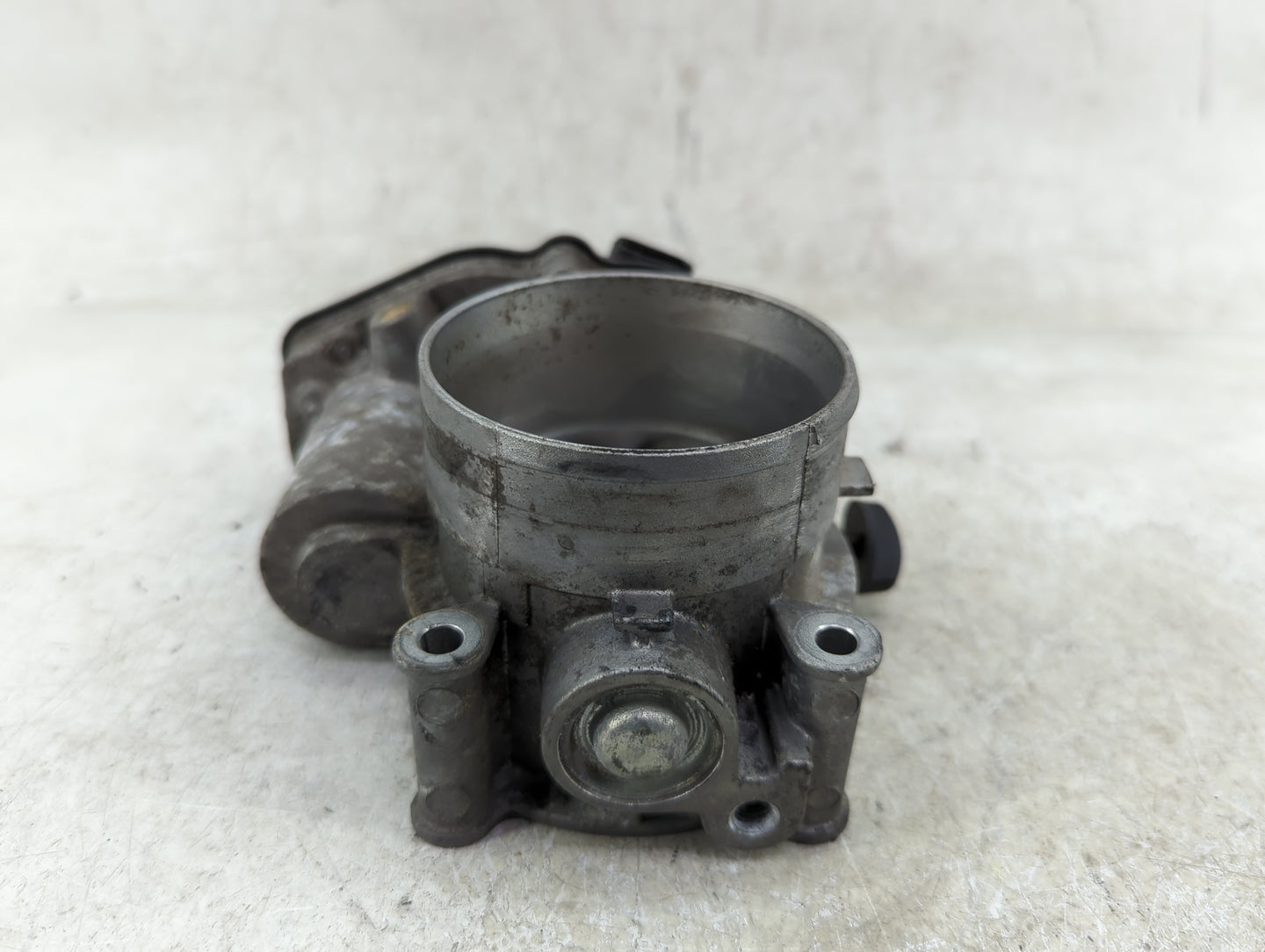 2011-2019 Ford Explorer Throttle Body Fits Fits 2011 2012 2013 2014 2015 2016 2017 2018 2019 OEM Used Auto Parts - Oemusedau