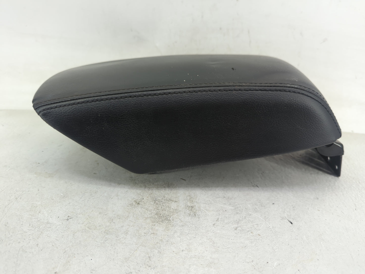 2011-2015 Ford Explorer Center Console Armrest Cover Lid Fits Fits 2011 2012 2013 2014 2015 OEM Used Auto Parts - Oemusedaut