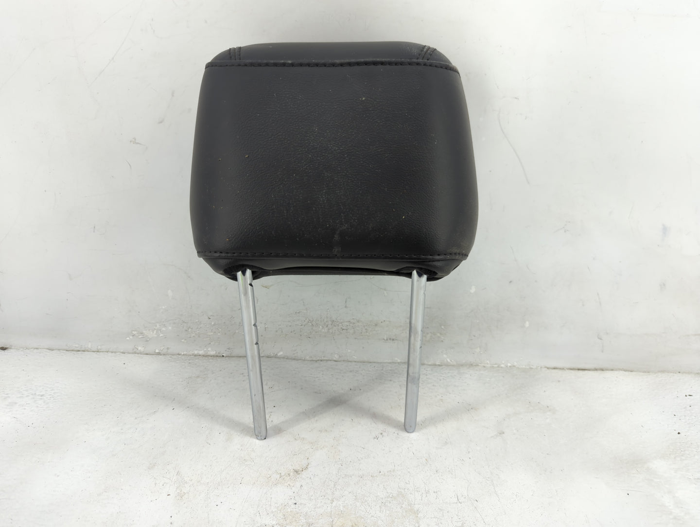 2013-2015 Ford Explorer Headrest Head Rest Front Driver Passenger Seat Fits Fits 2013 2014 2015 OEM Used Auto Parts - Oemuse