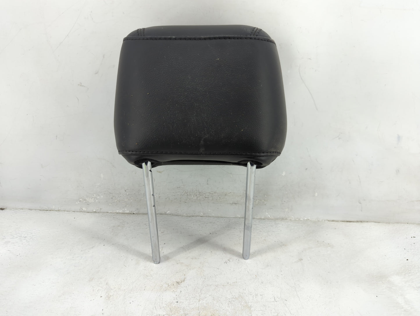 2013-2015 Ford Explorer Headrest Head Rest Front Driver Passenger Seat Fits Fits 2013 2014 2015 OEM Used Auto Parts - Oemuse