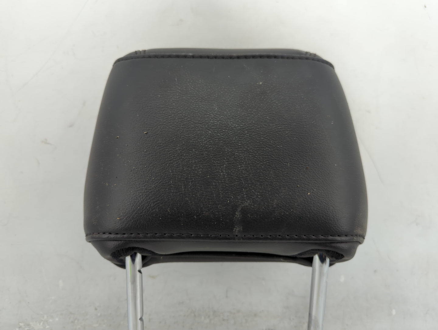 2013-2015 Ford Explorer Headrest Head Rest Front Driver Passenger Seat Fits Fits 2013 2014 2015 OEM Used Auto Parts - Oemuse