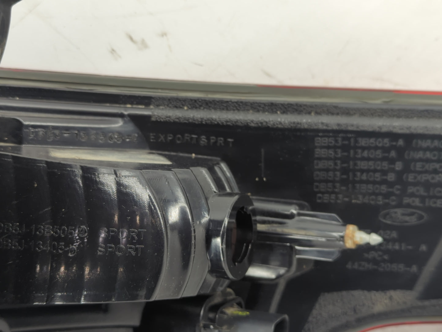 2011-2015 Ford Explorer Tail Light Assembly Driver Left OEM Fits Fits 2011 2012 2013 2014 2015 OEM Used Auto Parts - Oemused