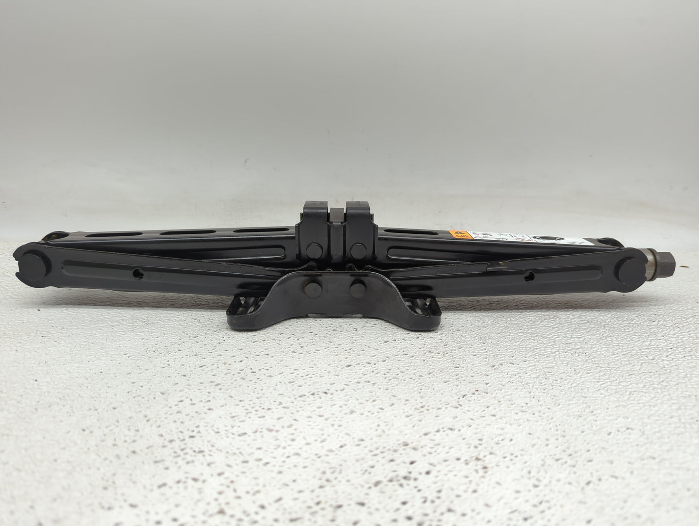 2015 Ford Explorer Spare Scissor Car Jack 902470 - Oemusedautoparts1.com