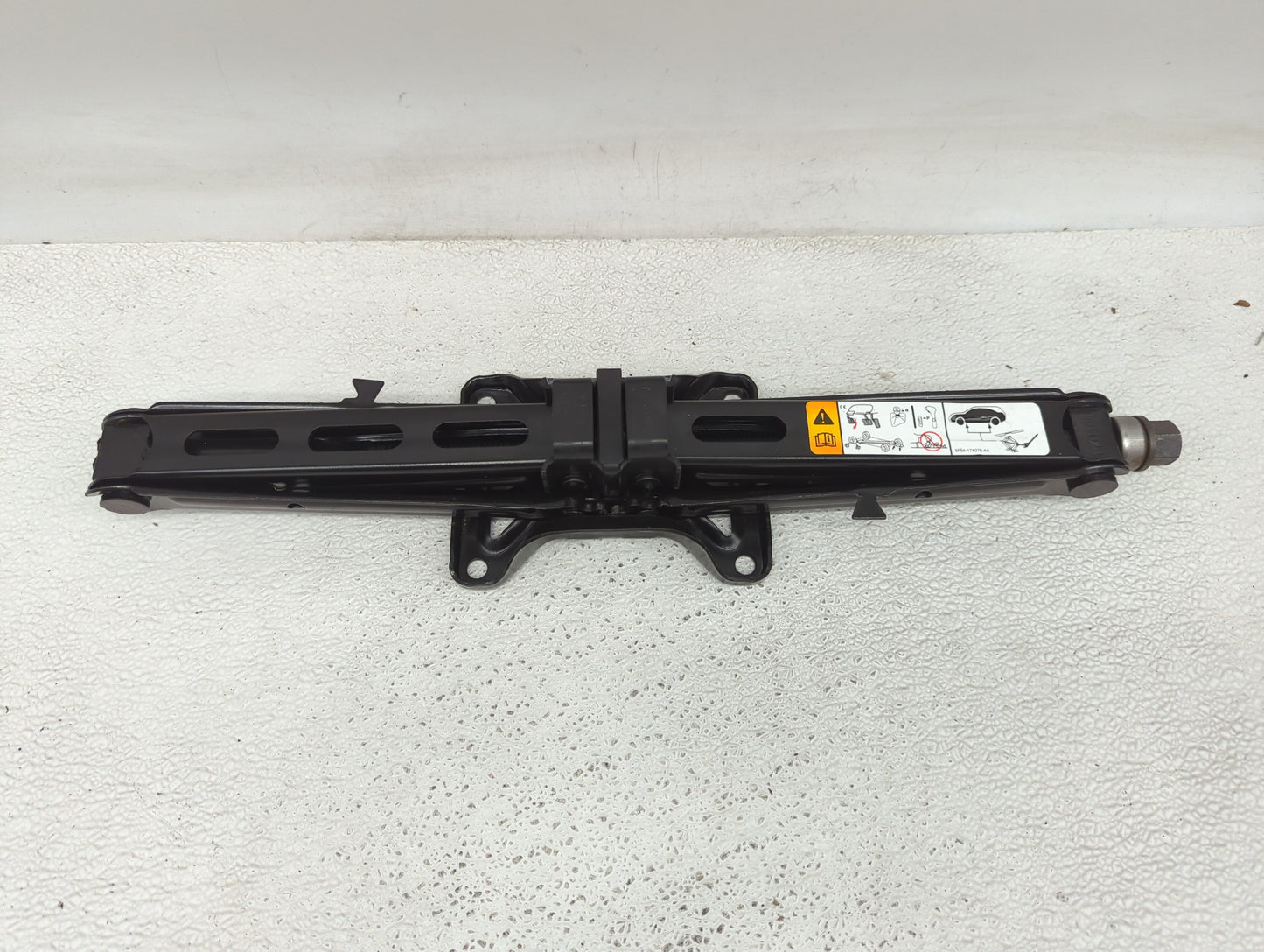 2015 Ford Explorer Spare Scissor Car Jack 902470 - Oemusedautoparts1.com