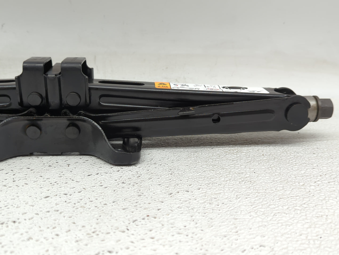 2015 Ford Explorer Spare Scissor Car Jack 902470 - Oemusedautoparts1.com