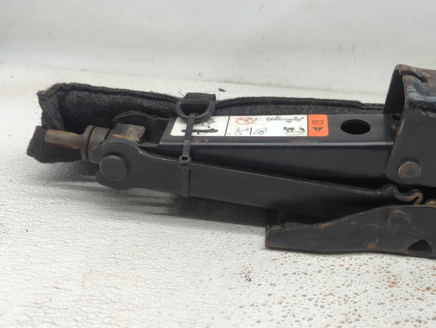 2006 Ford F-150 Spare Scissor Car Jack 1057258 - Oemusedautoparts1.com