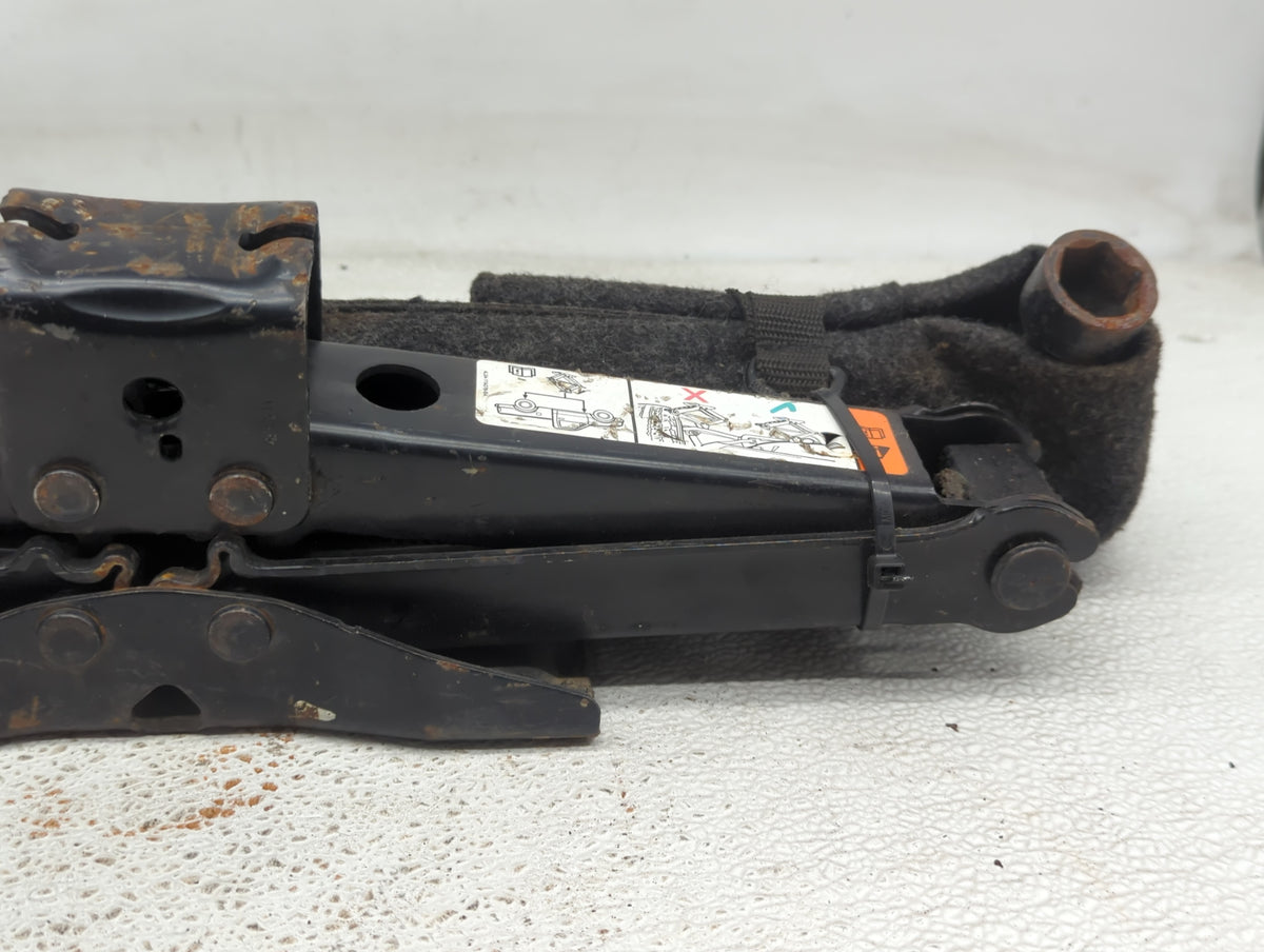 2006 Ford F-150 Spare Scissor Car Jack 1057258 - Oemusedautoparts1.com