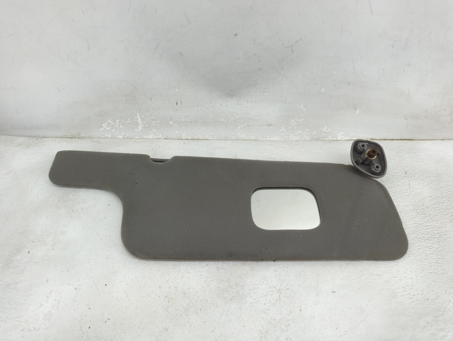 2000-2002 Ford F-150 Sun Visor Shade Replacement Passenger Right Mirror Fits Fits 2000 2001 2002 OEM Used Auto Parts - Oemus