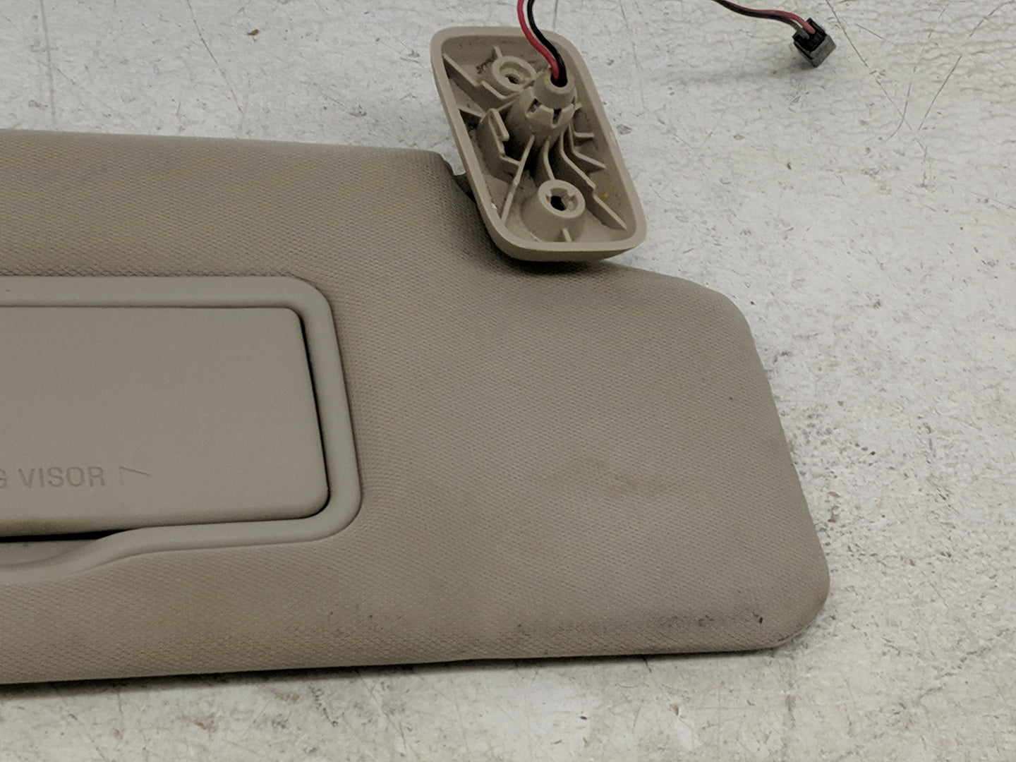 2009-2010 Ford F-150 Sun Visor Shade Replacement Passenger Right Mirror Fits Fits 2009 2010 OEM Used Auto Parts - Oemusedaut