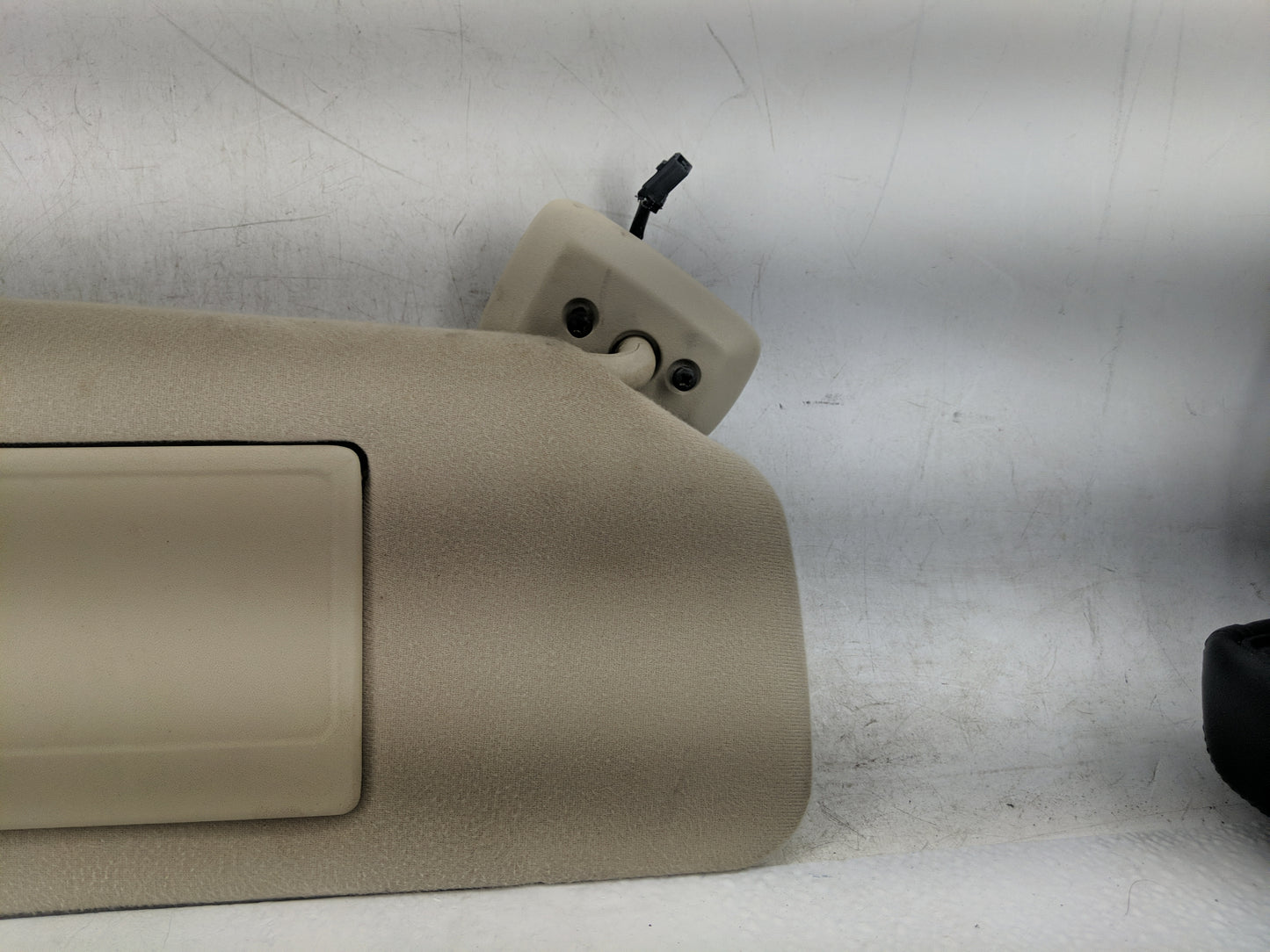 2004-2008 Ford F-150 Sun Visor Shade Replacement Passenger Right Mirror Fits Fits 2004 2005 2006 2007 2008 OEM Used Auto Par