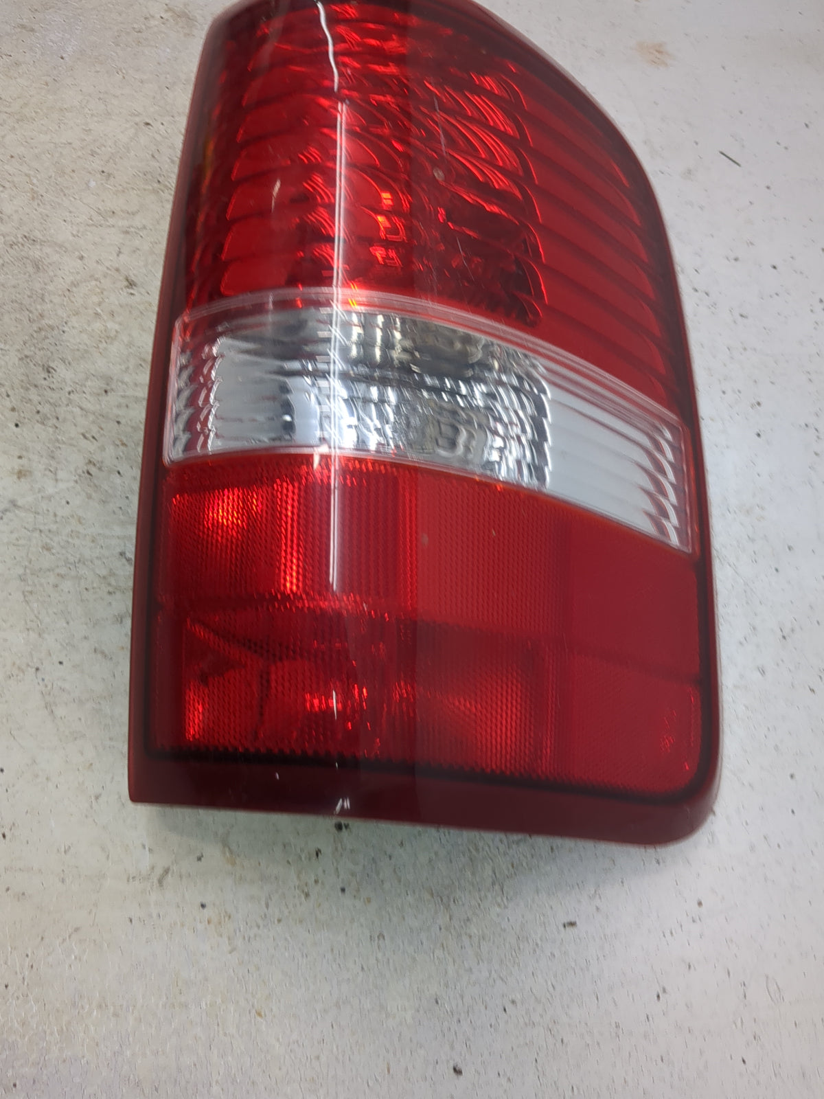 2004-2008 Ford F-150 Tail Light Assembly Passenger Right OEM Fits Fits 2004 2005 2006 2007 2008 OEM Used Auto Parts - Oemuse