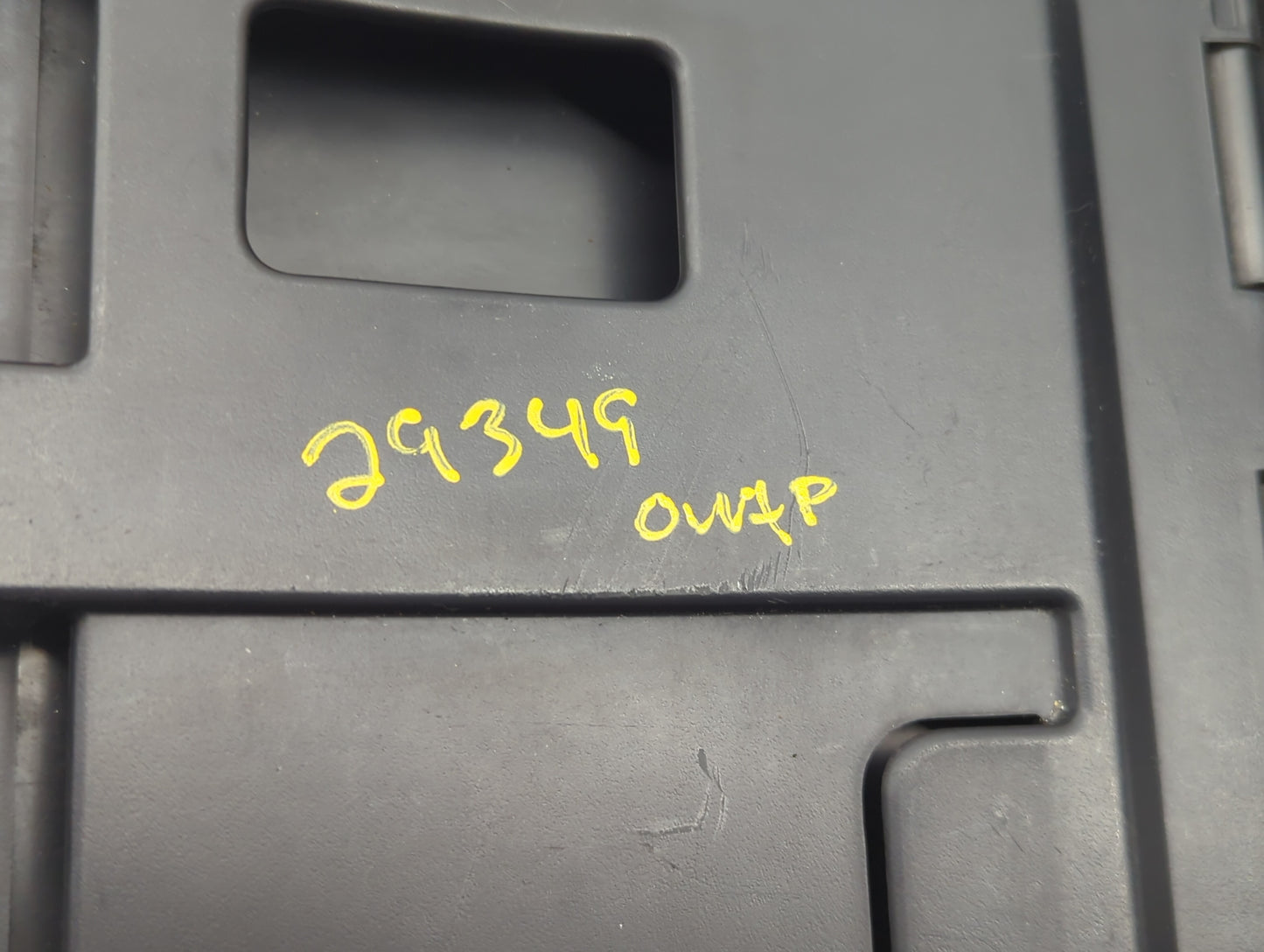 2004-2008 Ford F-150 Center Console Armrest Cover Lid Fits Fits 2004 2005 2006 2007 2008 OEM Used Auto Parts - Oemusedautopa